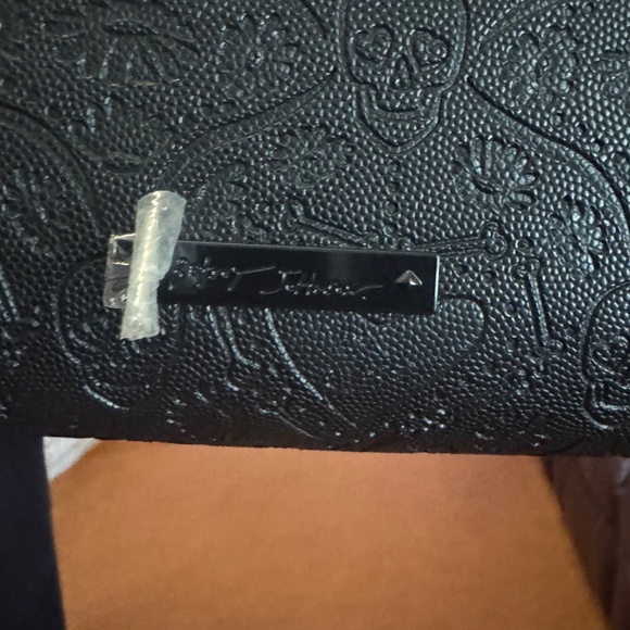 Betsey Johnson Black Skull Embossed Tote NWT - Picture 6 of 8